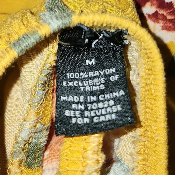 🌻🌻Rue 21 Yellow Floral Romper Jumpsuit, Medium - Picture 8 of 8